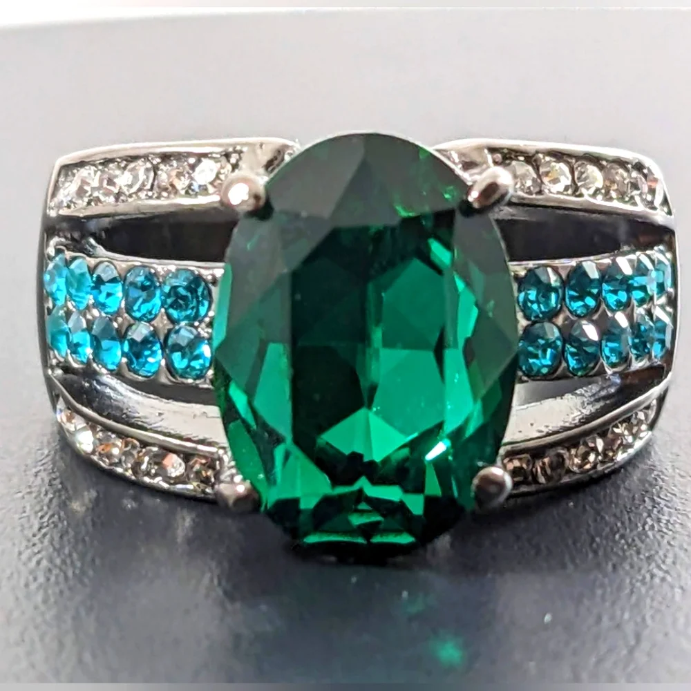 Green & Blue Crystal Cocktail Ring - Picture 1 of 5